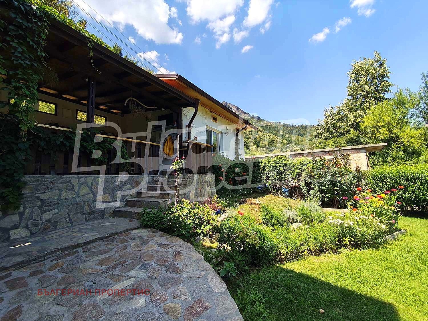 Продава КЪЩА, гр. Тетевен, област Ловеч, снимка 2 - Къщи - 51450242