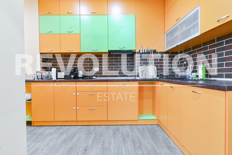 Продава МНОГОСТАЕН, гр. София, Център, снимка 5 - Апартаменти - 52646343