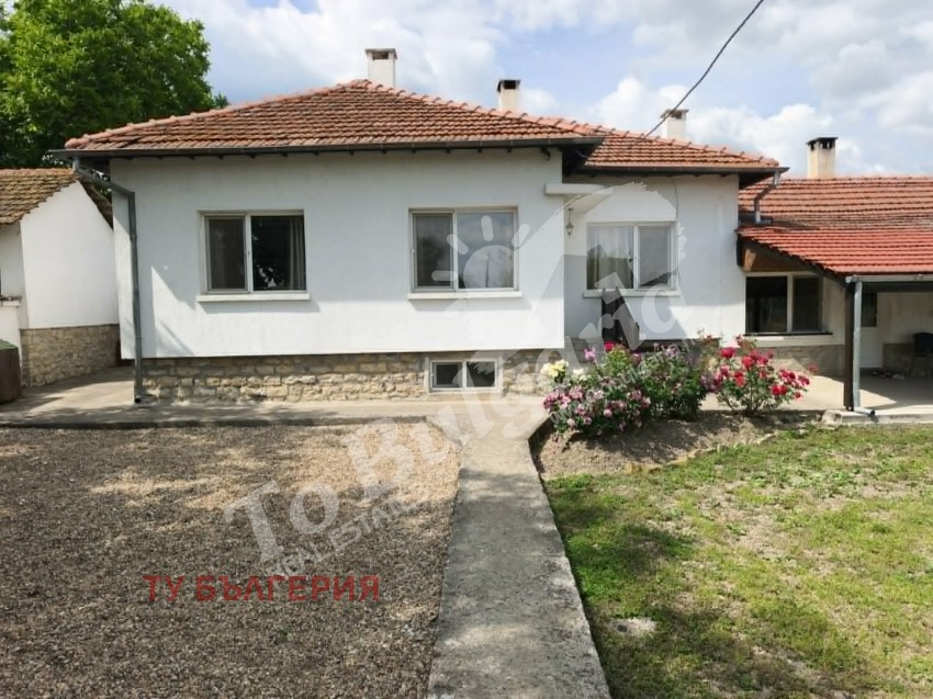 Продава КЪЩА, с. Раданово, област Велико Търново, снимка 3 - Къщи - 54639114