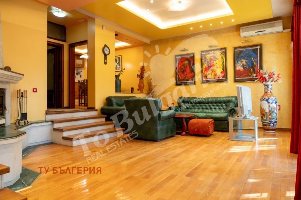 Продава КЪЩА, гр. Велико Търново, Стара част, снимка 3 - Къщи - 56037778