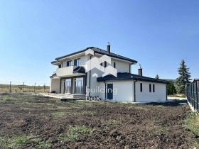 Casa Slivnica, região Sófia