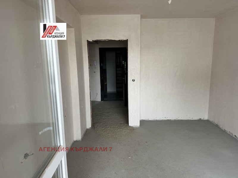 Продава 2-СТАЕН, гр. Кърджали, Възрожденци, снимка 3 - Апартаменти - 53601921