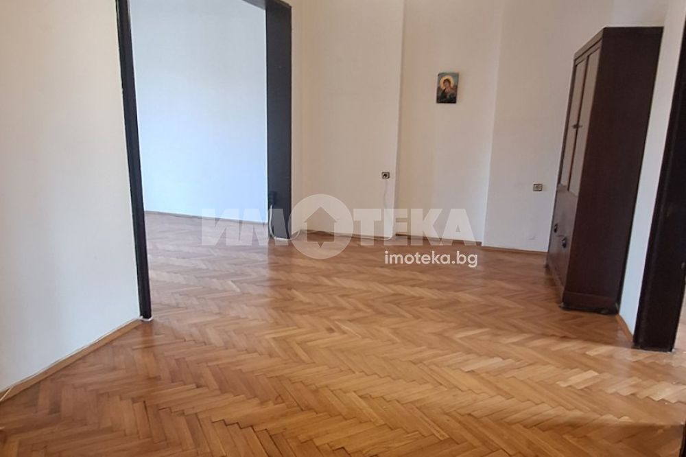 Продава 3-СТАЕН, гр. София, Център, снимка 2 - Апартаменти - 54688222