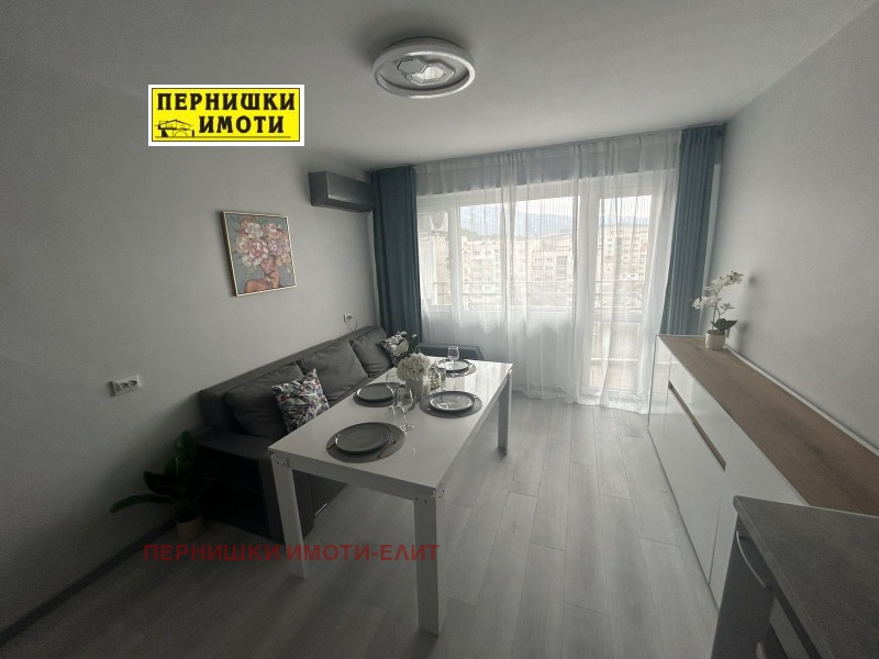 Продава 2-СТАЕН, гр. Перник, Изток, снимка 3 - Апартаменти - 53354936