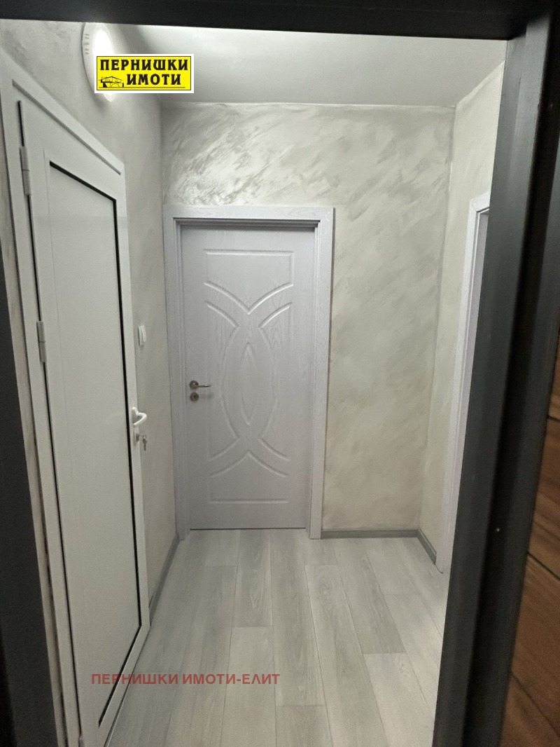 Продава 2-СТАЕН, гр. Перник, Изток, снимка 10 - Апартаменти - 53354936