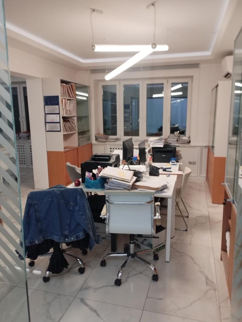 Продава  4-стаен град София , Център , 135 кв.м | 92609232 - изображение [2]