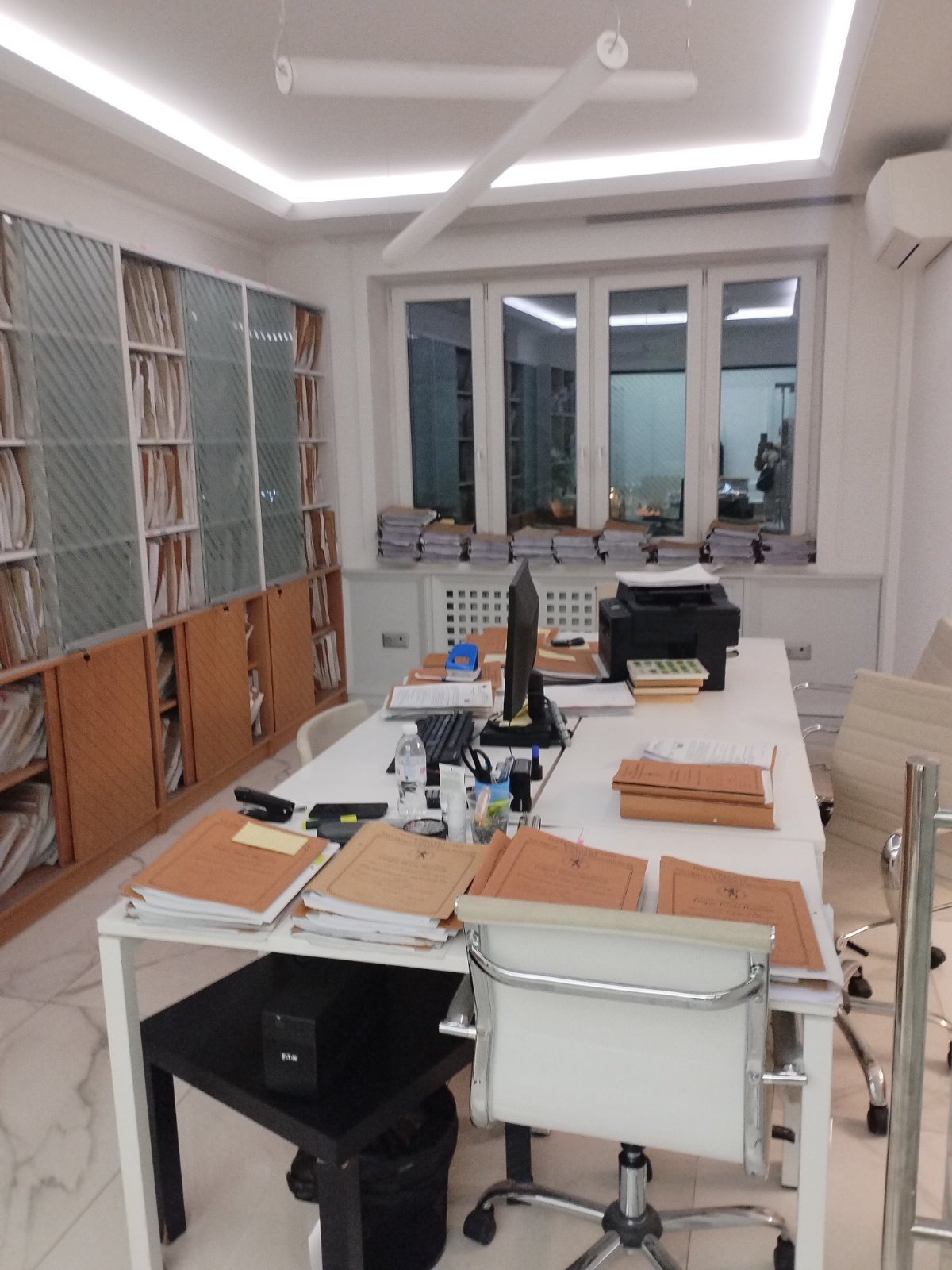 Продава 4-СТАЕН, гр. София, Център, снимка 2 - Апартаменти - 54165064