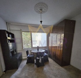 2 Schlafzimmer Mladost 2, Warna