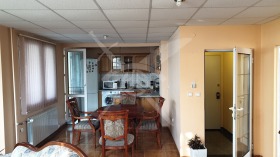 Mezonet Lazur, Burgas