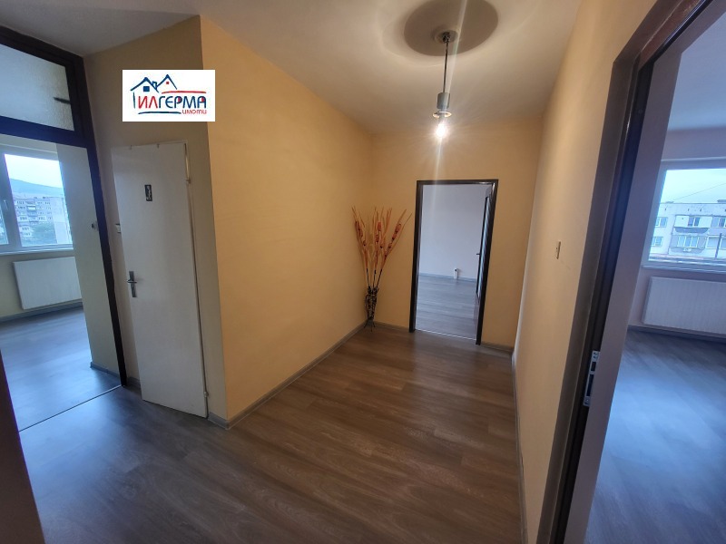 À venda  2 quartos Pernik , Iztok , 71 m² | 59276052 - imagem [11]