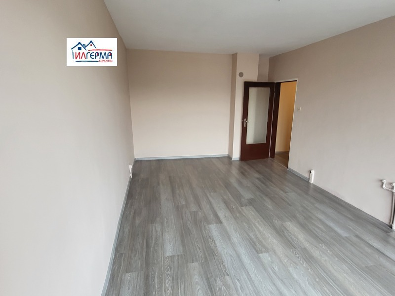 À venda  2 quartos Pernik , Iztok , 71 m² | 59276052 - imagem [2]