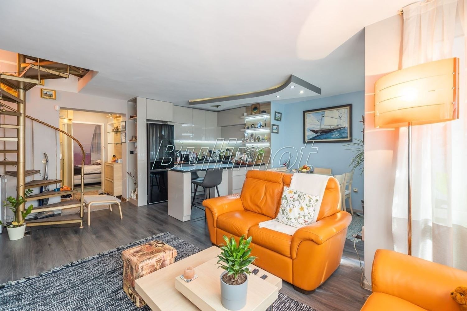 Продава 4-СТАЕН, гр. Варна, ВИНС-Червен площад