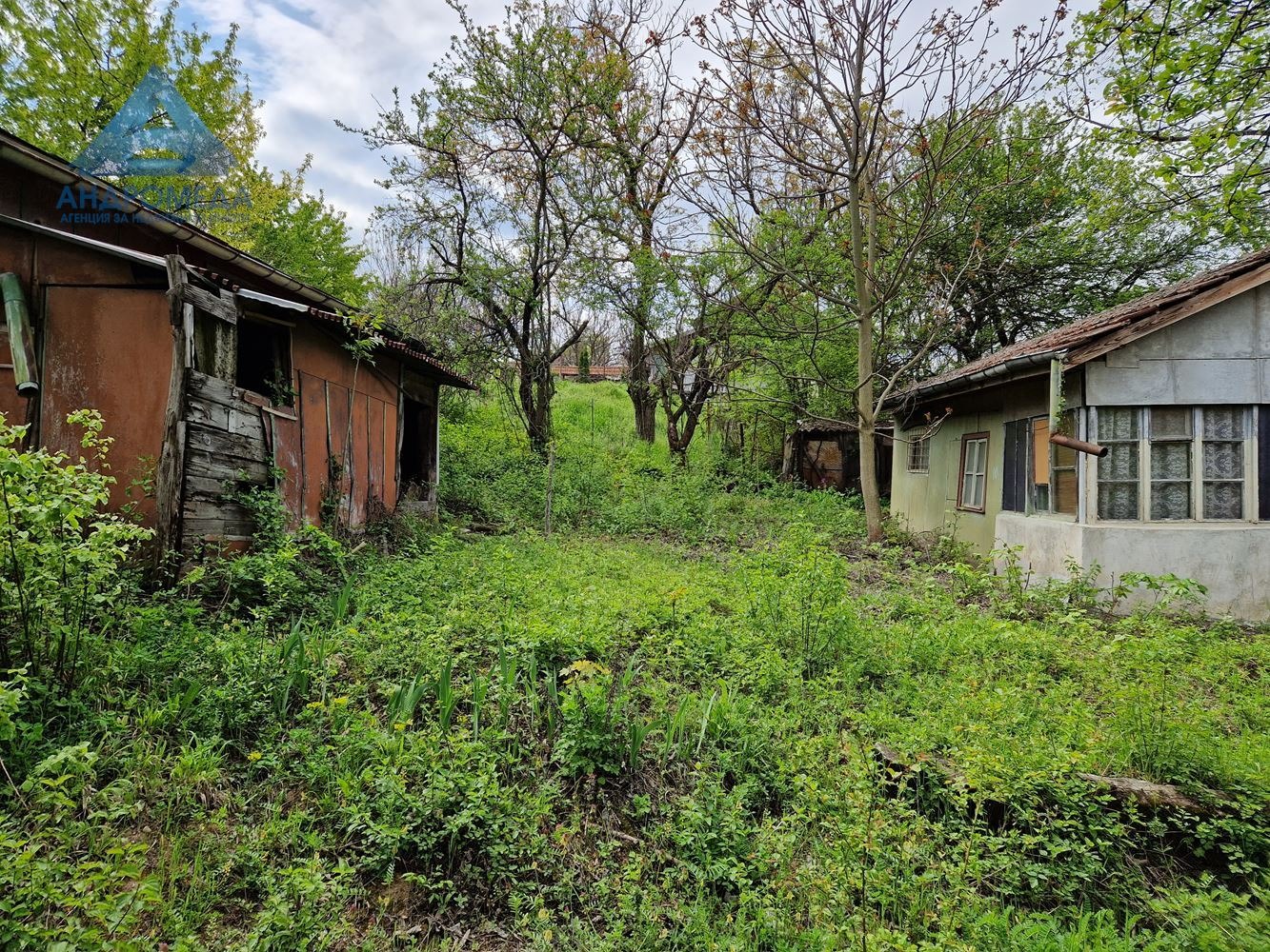 Продава ВИЛА, гр. Плевен, м-т Плочата, снимка 2 - Вили - 50377808
