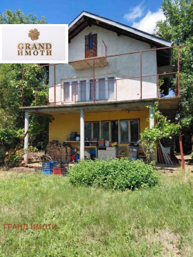 Продава  Къща, с. Червена вода