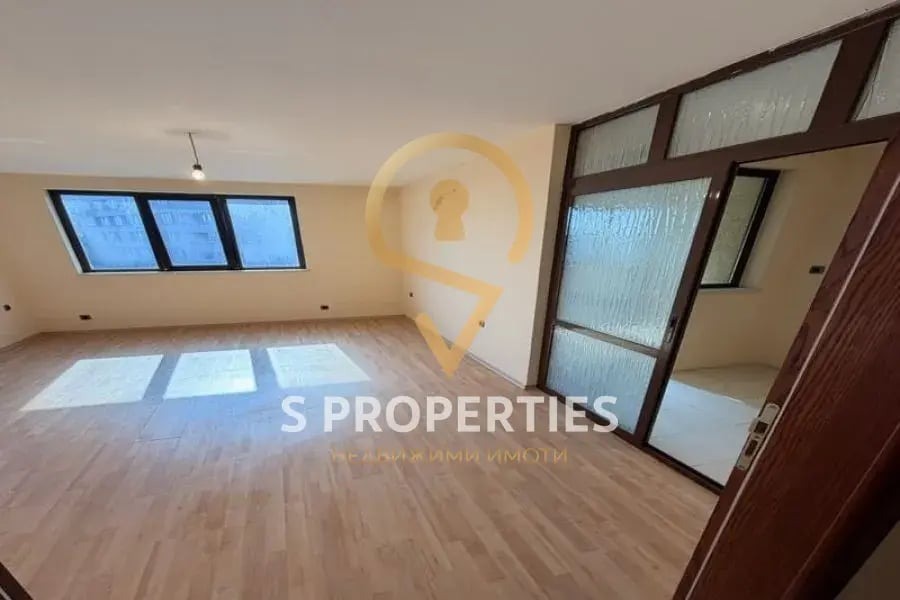 Продава МНОГОСТАЕН, гр. Варна, Център, снимка 7 - Апартаменти - 56729342