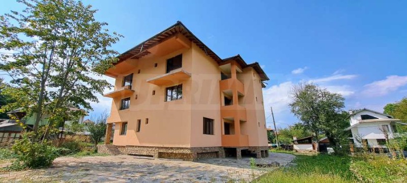 Продава ХОТЕЛ в област Ловеч, гр. Троян - 200 кв.м / 228 000 € » 445 929.24 лв., СУПРИММО ОФИСИ В СТРАНАТА