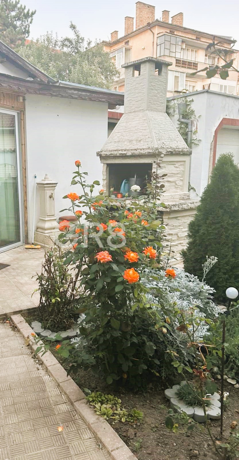 Продава КЪЩА, гр. Разград, Варош, снимка 17 - Къщи - 52858408