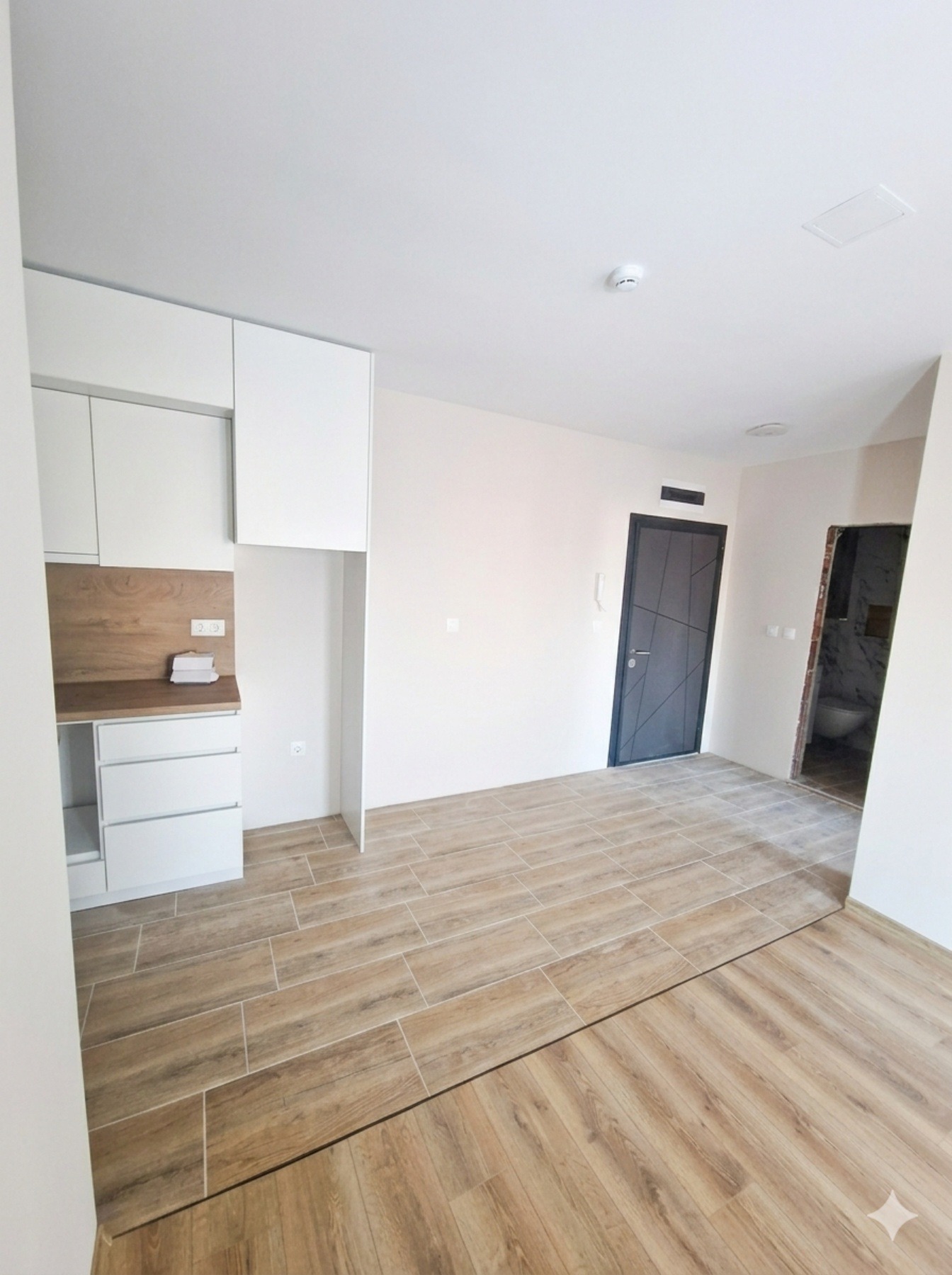 Продава 2-СТАЕН, гр. Пловдив, Остромила, снимка 2 - Апартаменти - 53679079