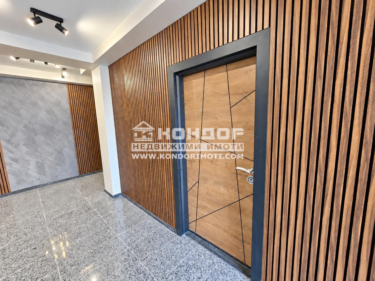 Продава 2-СТАЕН, гр. Пловдив, Остромила, снимка 2 - Апартаменти - 53793258