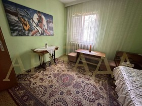 3-стаен град Пловдив, Тракия 8