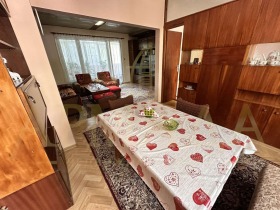 3-стаен град Пловдив, Тракия 4
