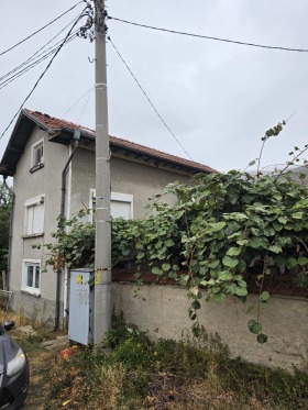Продава  Къща, гр. Шипка