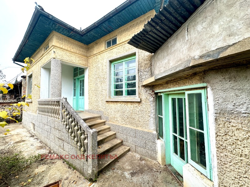 Продава КЪЩА, с. Хотница, област Велико Търново, снимка 3 - Къщи - 52558142