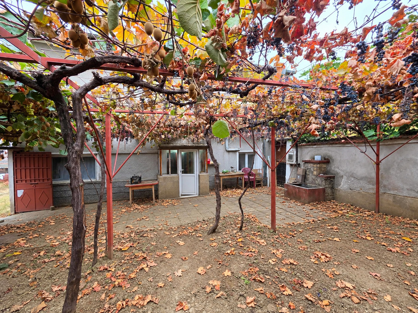 Продава КЪЩА, гр. Шипка, област Стара Загора, снимка 2 - Къщи - 56486914