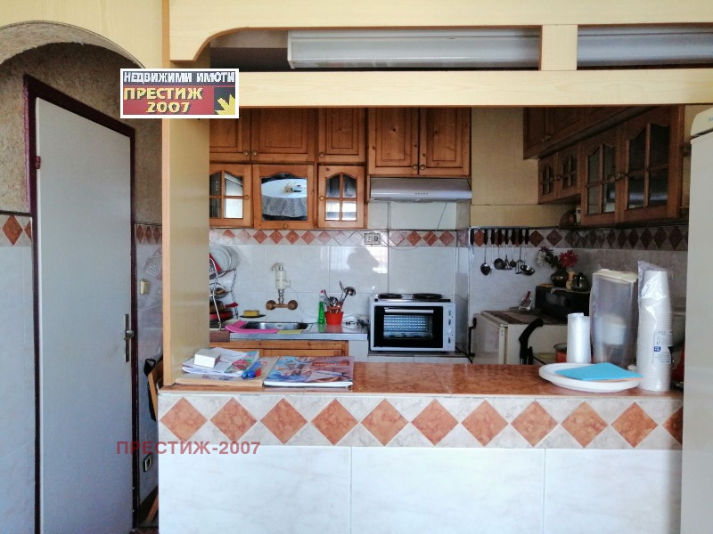 Продава 3-СТАЕН, гр. Шумен, Добруджански, снимка 2 - Апартаменти - 52546040