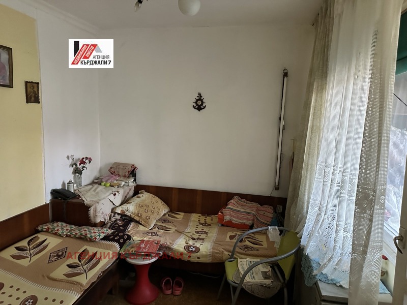 Продава  Многостаен град Кърджали , Възрожденци , 100 кв.м | 13823168 - изображение [8]