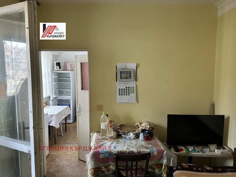 Продава  Многостаен град Кърджали , Възрожденци , 100 кв.м | 13823168 - изображение [9]