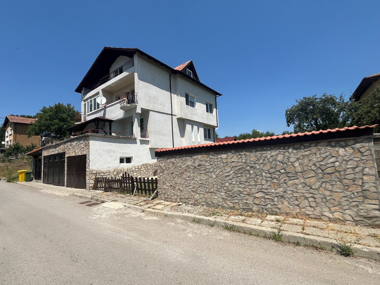 Продава КЪЩА, гр. София, гр. Банкя, снимка 2 - Къщи - 46597131