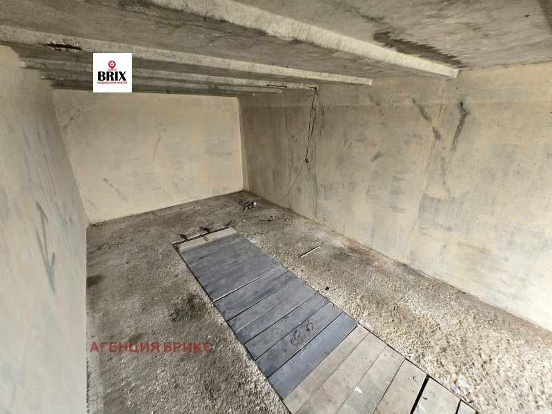 Продава ГАРАЖ в град Русе, Широк център - 22 кв.м / 20 000 € » 39 116.60 лв., АГЕНЦИЯ БРИКС