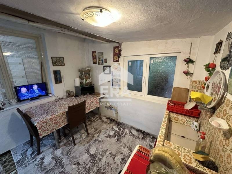 Продава КЪЩА, гр. Русе, Тракцията, снимка 8 - Къщи - 54416247