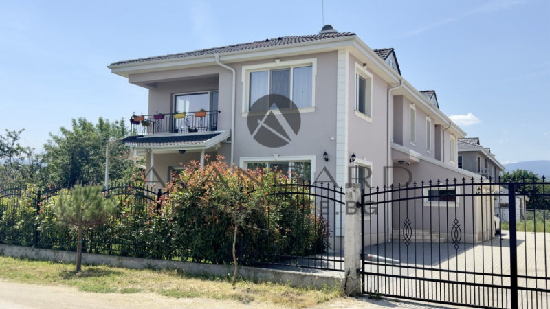 Продава КЪЩА в град Пловдив, Коматево - 222 кв.м / 355 199 € » 694 708.86 лв., АВАНГАРД РИЪЛ ЕСТЕЙТ