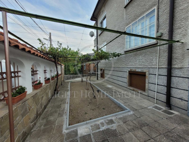 En venta  Piso de la casa región Plovdiv , Karlovo , 220 metros cuadrados | 34685242 - imagen [13]