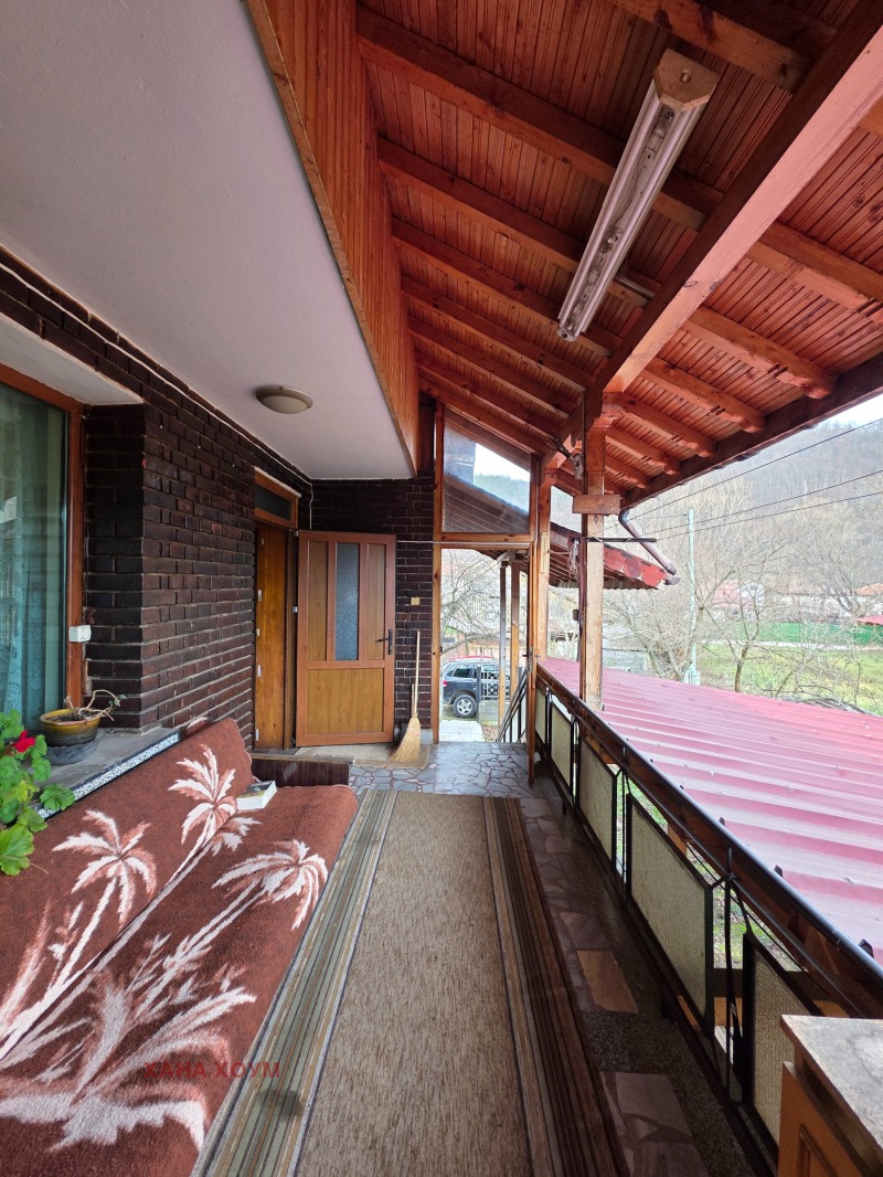 Продава КЪЩА, гр. Априлци, област Ловеч, снимка 14 - Къщи - 52688554