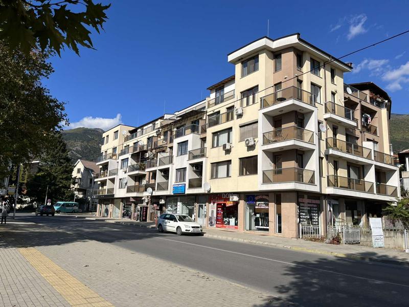 Продава МАГАЗИН, гр. Карлово, област Пловдив, снимка 1 - Магазини - 43756405