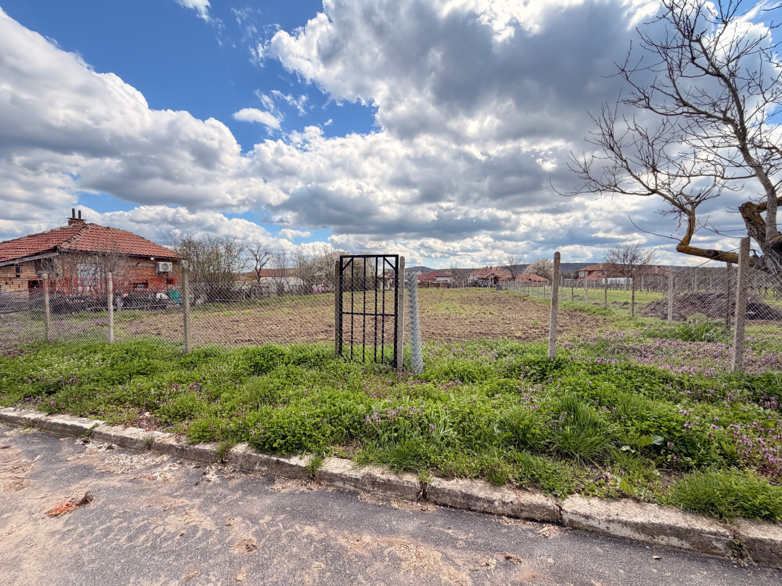 Продава ПАРЦЕЛ, с. Кривини, област Варна