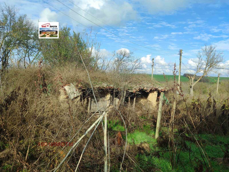 Продава КЪЩА, с. Земенци, област Добрич, снимка 5 - Къщи - 49348310