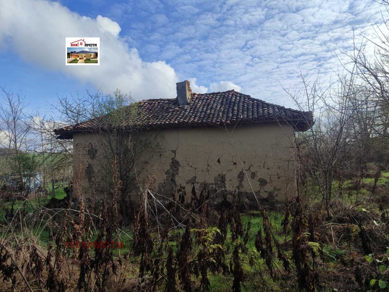 Продава КЪЩА, с. Земенци, област Добрич, снимка 12 - Къщи - 49348310