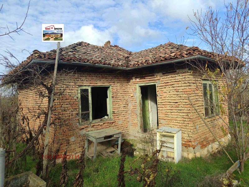 Продава КЪЩА, с. Земенци, област Добрич, снимка 2 - Къщи - 49348310