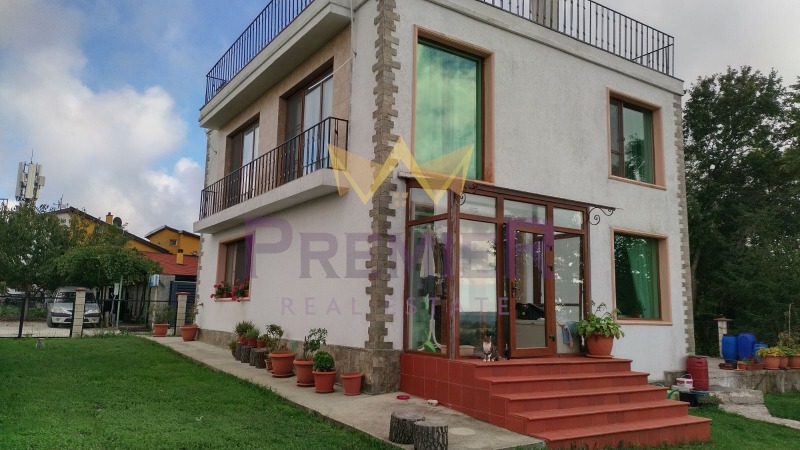 Продава КЪЩА, град Варна, м-т Перчемлията • 315000 € / 616086.45 лв. • 52956787 1