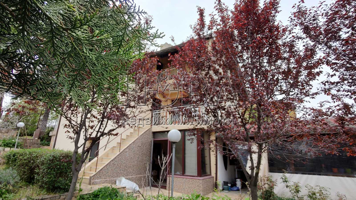 Продава КЪЩА, с. Червена вода, област Русе