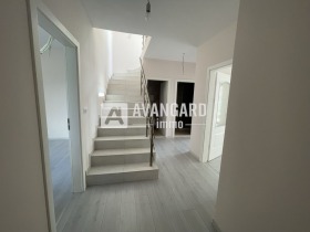 Maisonette m-t Alen mak, Varna 10