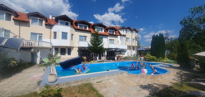 Продава ХОТЕЛ, с. Сатовча, област Благоевград, снимка 3 - Хотели - 52554987