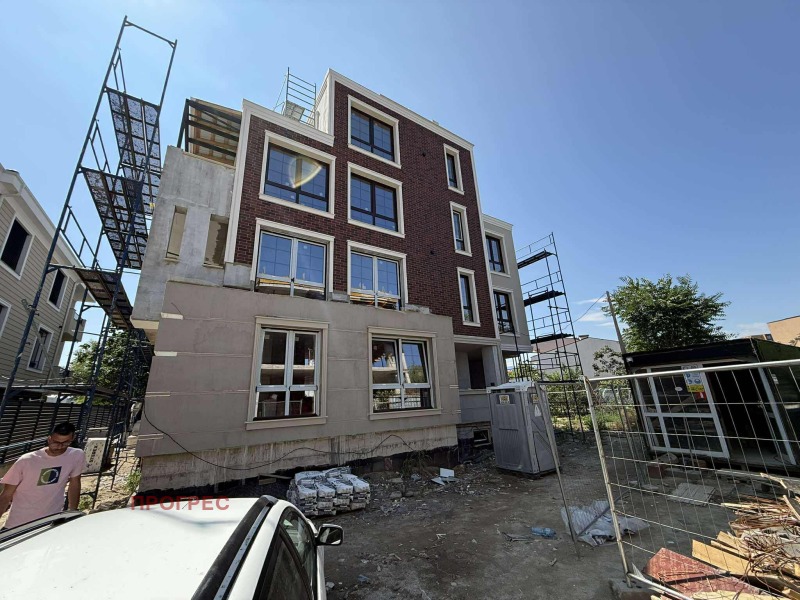 Te koop  2 slaapkamers Plovdiv , Christo Smirnenski , 125 m² | 10968395