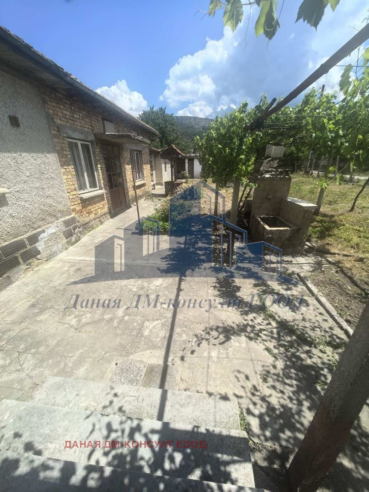 Продава КЪЩА, с. Мадара, област Шумен, снимка 9 - Къщи - 55000400