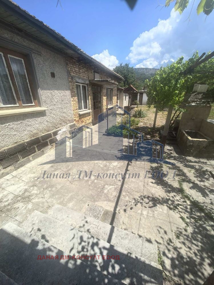Продава КЪЩА, с. Мадара, област Шумен, снимка 6 - Къщи - 55000400