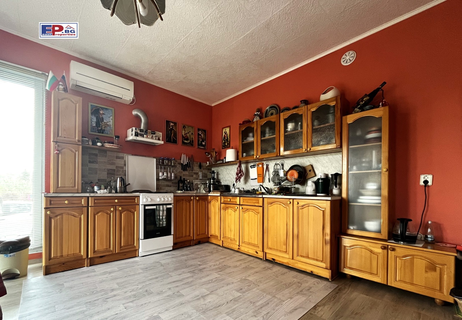 Продава КЪЩА, с. Одринци, област Добрич, снимка 4 - Къщи - 54745072